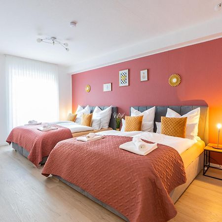 Golden Design Apartment Familie Business 6 Pers Buero Fitnessecke Naehe Messe Dus 1000 Mbit Дуйсбург Екстер'єр фото