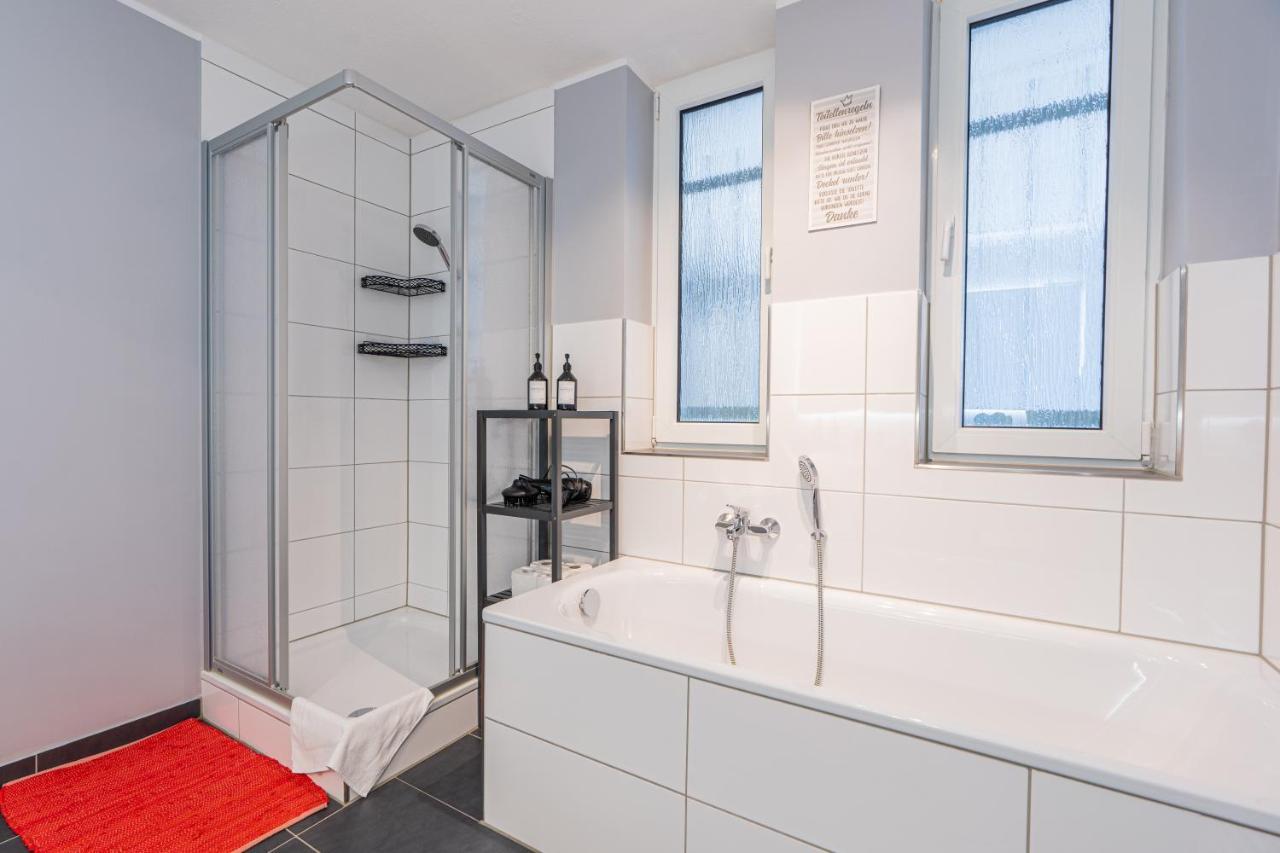 Golden Design Apartment Familie Business 6 Pers Buero Fitnessecke Naehe Messe Dus 1000 Mbit Дуйсбург Екстер'єр фото
