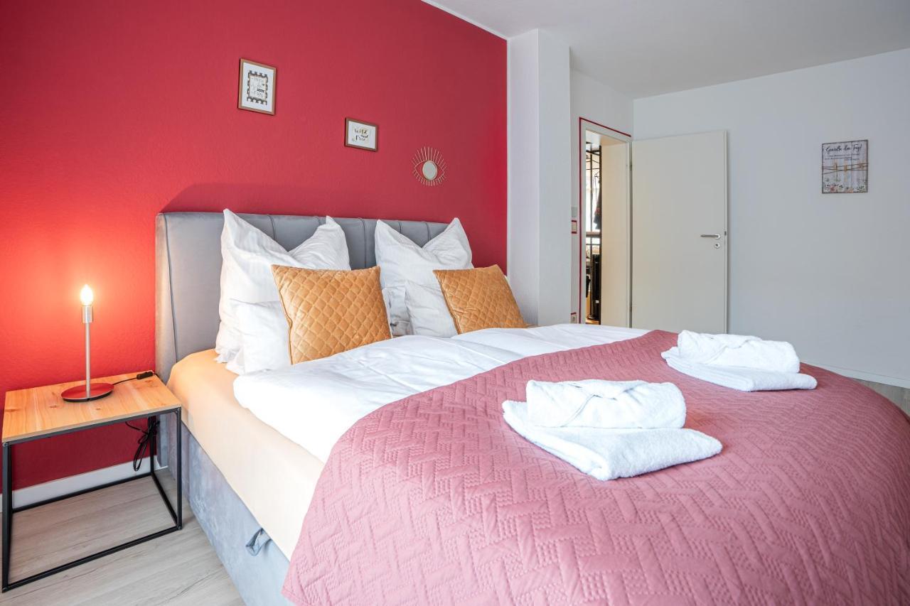 Golden Design Apartment Familie Business 6 Pers Buero Fitnessecke Naehe Messe Dus 1000 Mbit Дуйсбург Екстер'єр фото